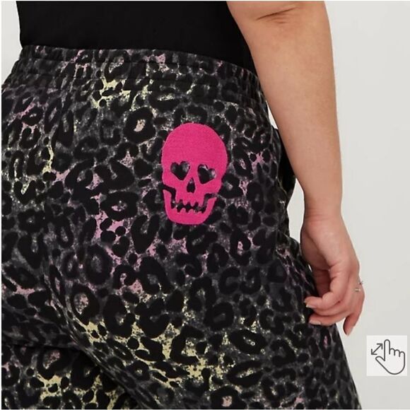 Torrid Lovesick Jogger Everyday Fleece Leopard Skull size 2 - Picture 3 of 5